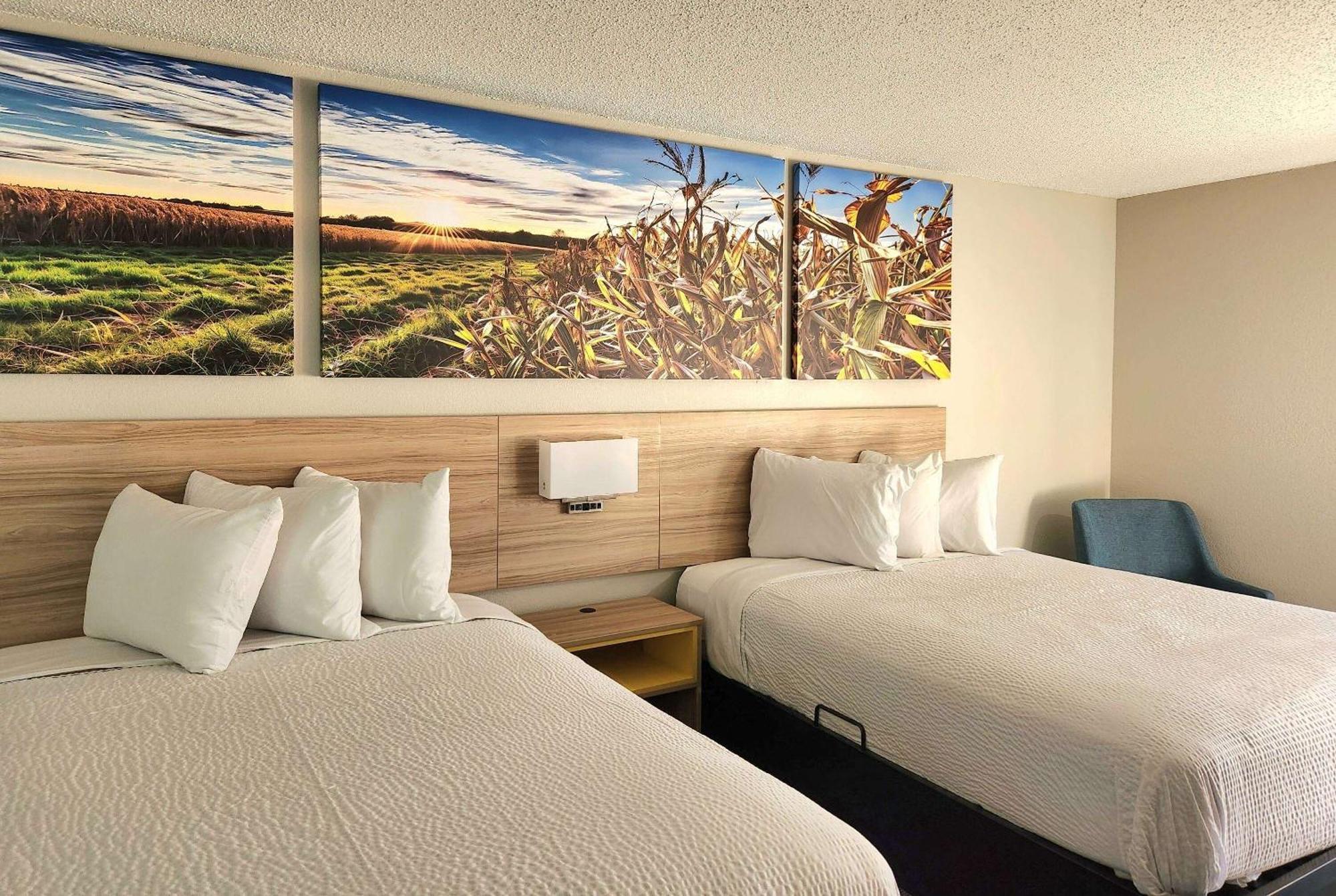 Days Inn & Suites By Wyndham New Iberia Exterior photo