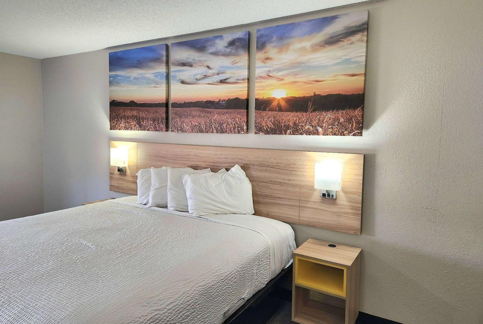 Days Inn & Suites By Wyndham New Iberia Exterior photo